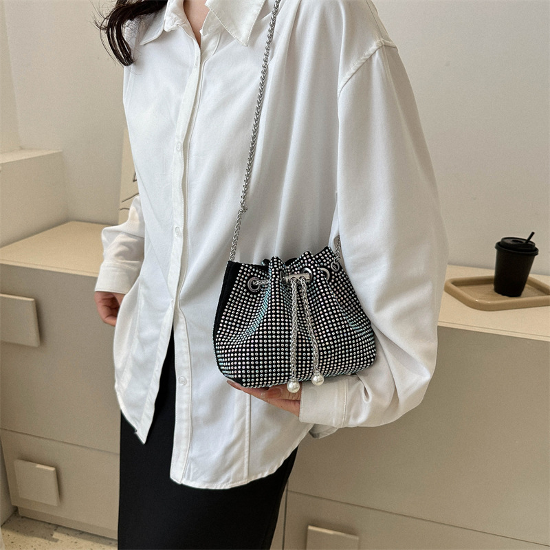 Summer Fashion Ins Shiny Diamond Pull-Belt Small Bucket Bag Female Bag2023 Popular Chain Shoulder Messenger Bag