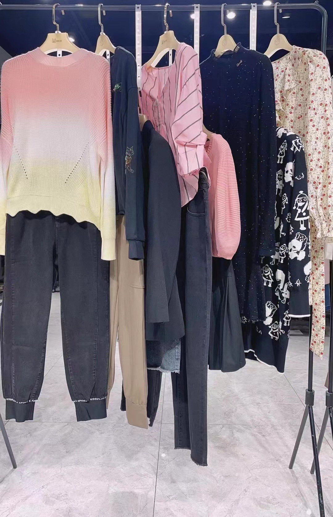 女装批发杭州知名老品牌【帛珂】23秋品牌专柜撤柜实体店直播货源