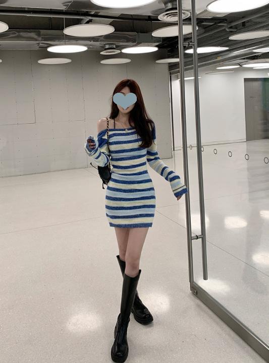 小姐姐 甜甜千禧辣妹风 蓝白条纹性感露背长袖包臀针织连衣裙