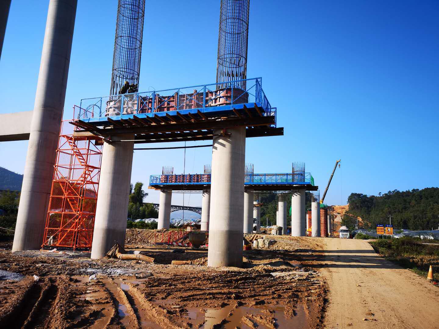 高工厂家直供盖梁施工平台 现货现发阳江盖梁安全施工操作平台