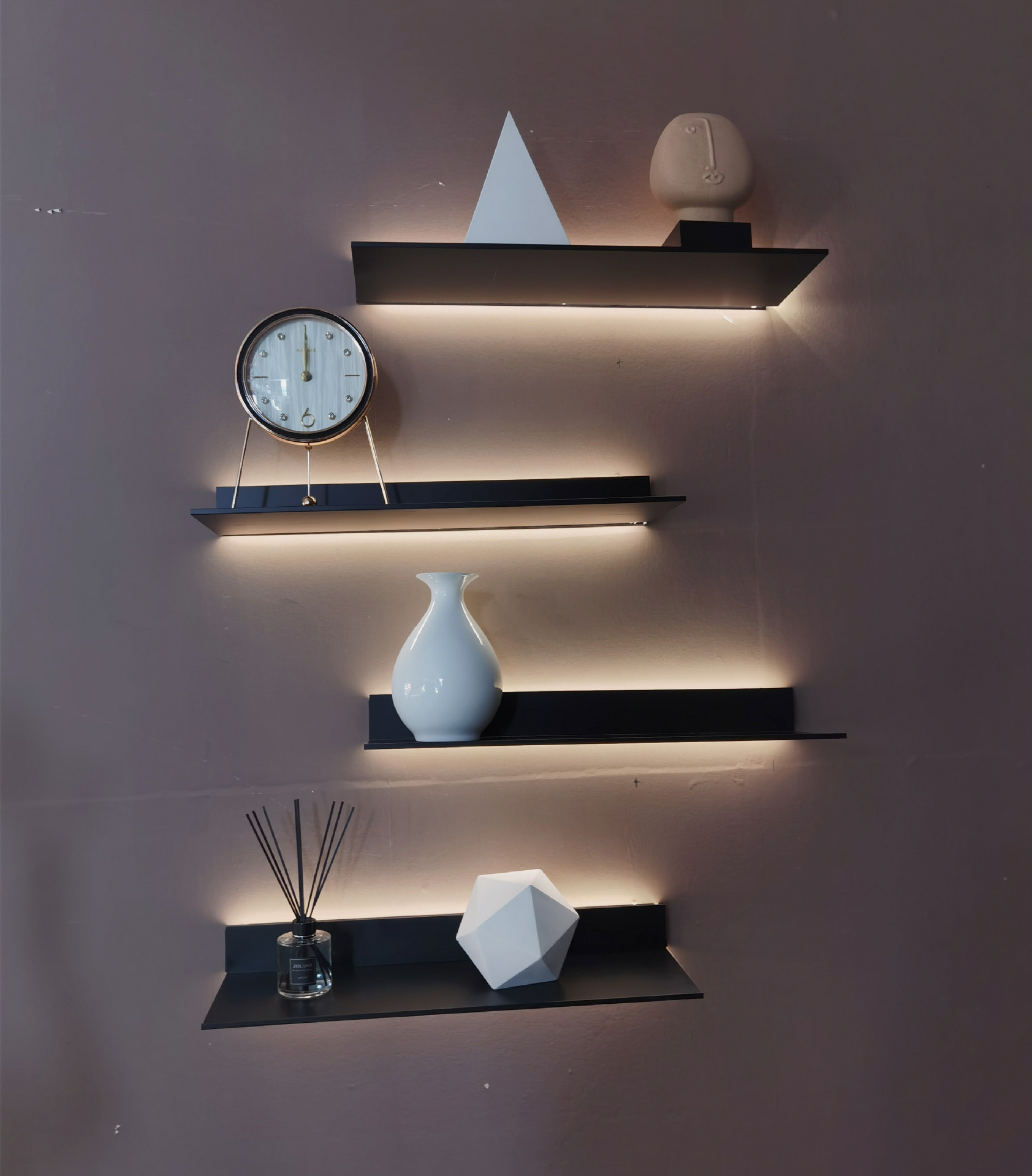 威吕 铝合金l型双面发光挂墙置物架led层板书托 客厅开放式展示架