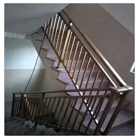 深圳锌钢楼梯小区防火定制扶手加工别墅转角楼梯栏杆来图定制