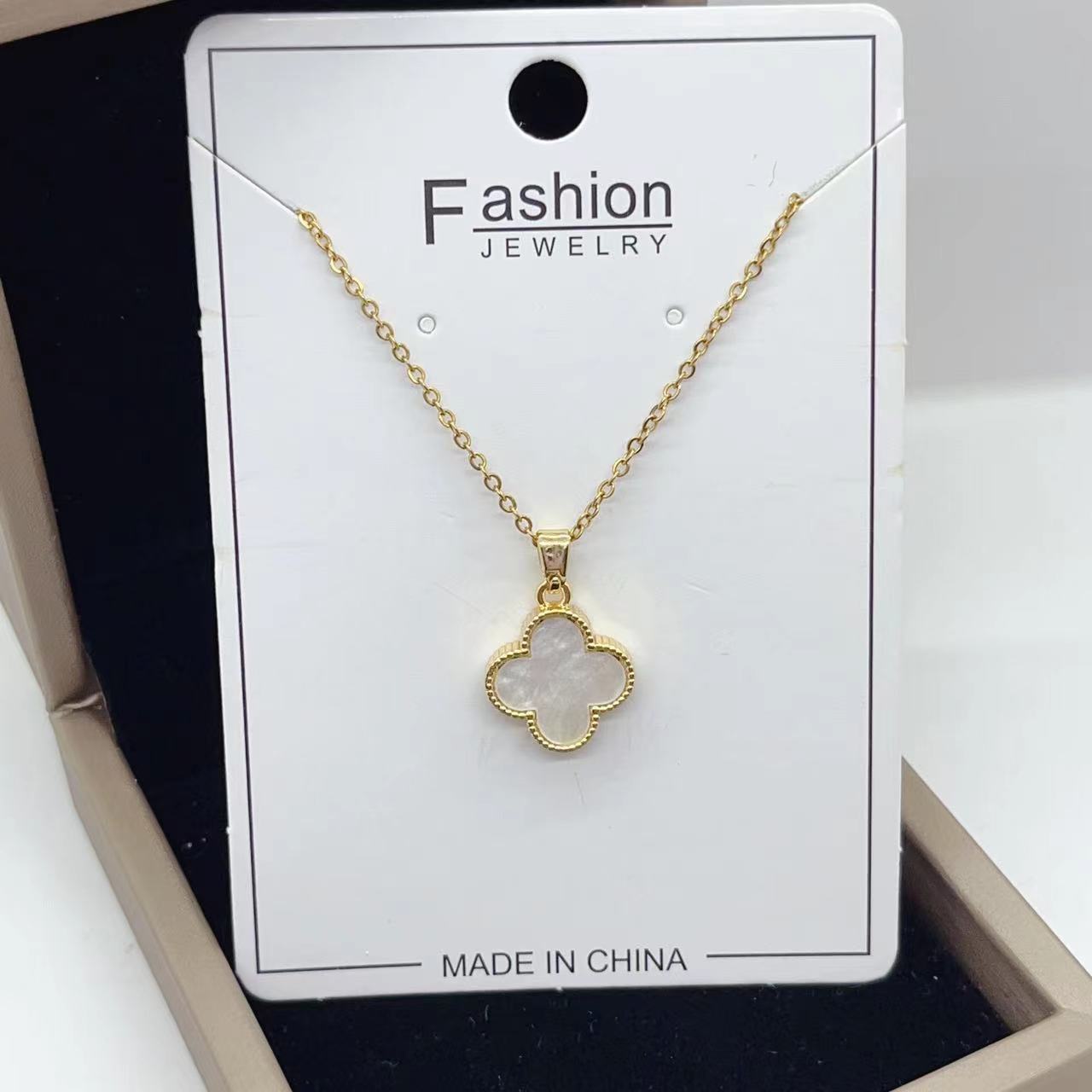 Classic Hot Sale Simple Temperament Four-Leaf Clover Necklace with Micro Inlaid Zircon All-Match Clavicle Chain on Both Sides