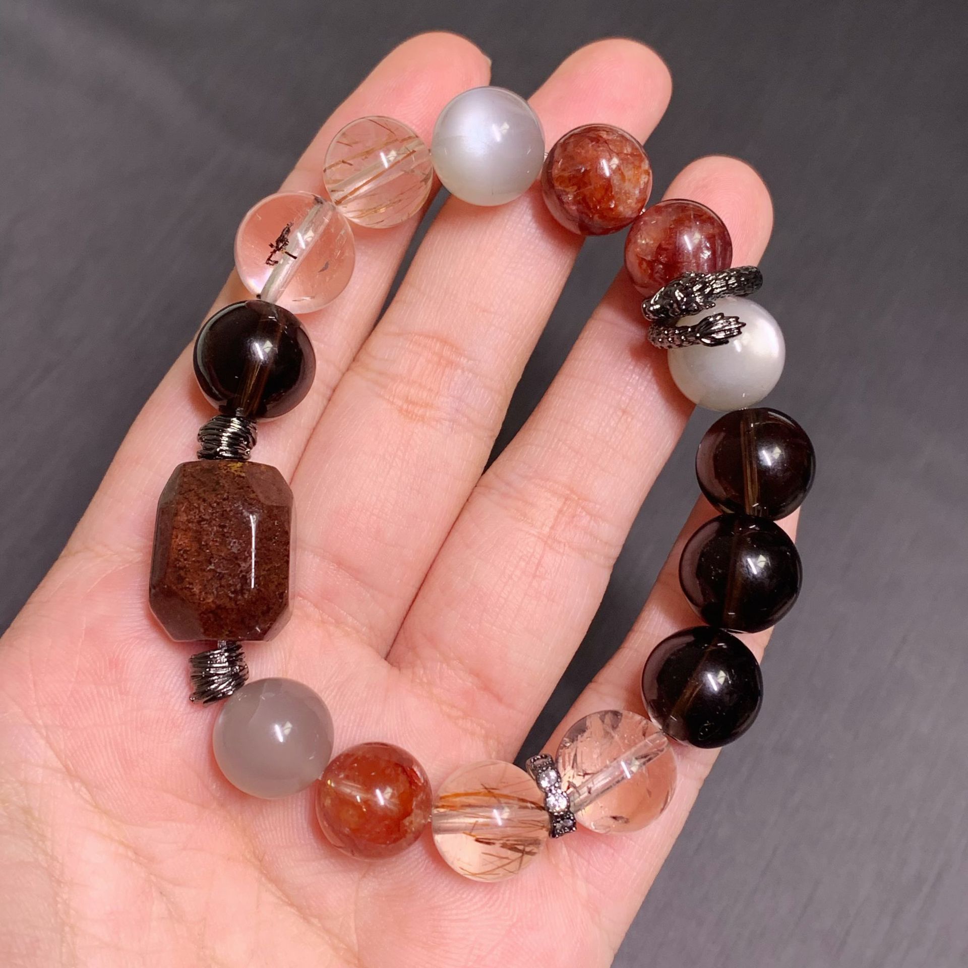 天然幽灵随行银月光红胶花黑金超闪灵钻原创暗黑系多宝手串-阿里巴巴