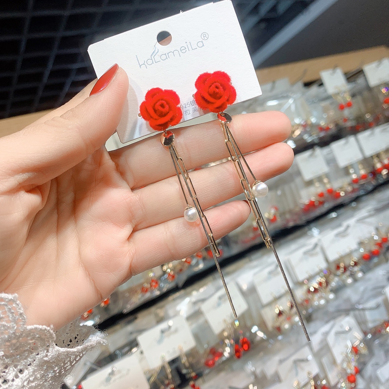 卡拉美拉时尚饰品批发新年红色绒面花朵长款流苏耳钉女925银针女