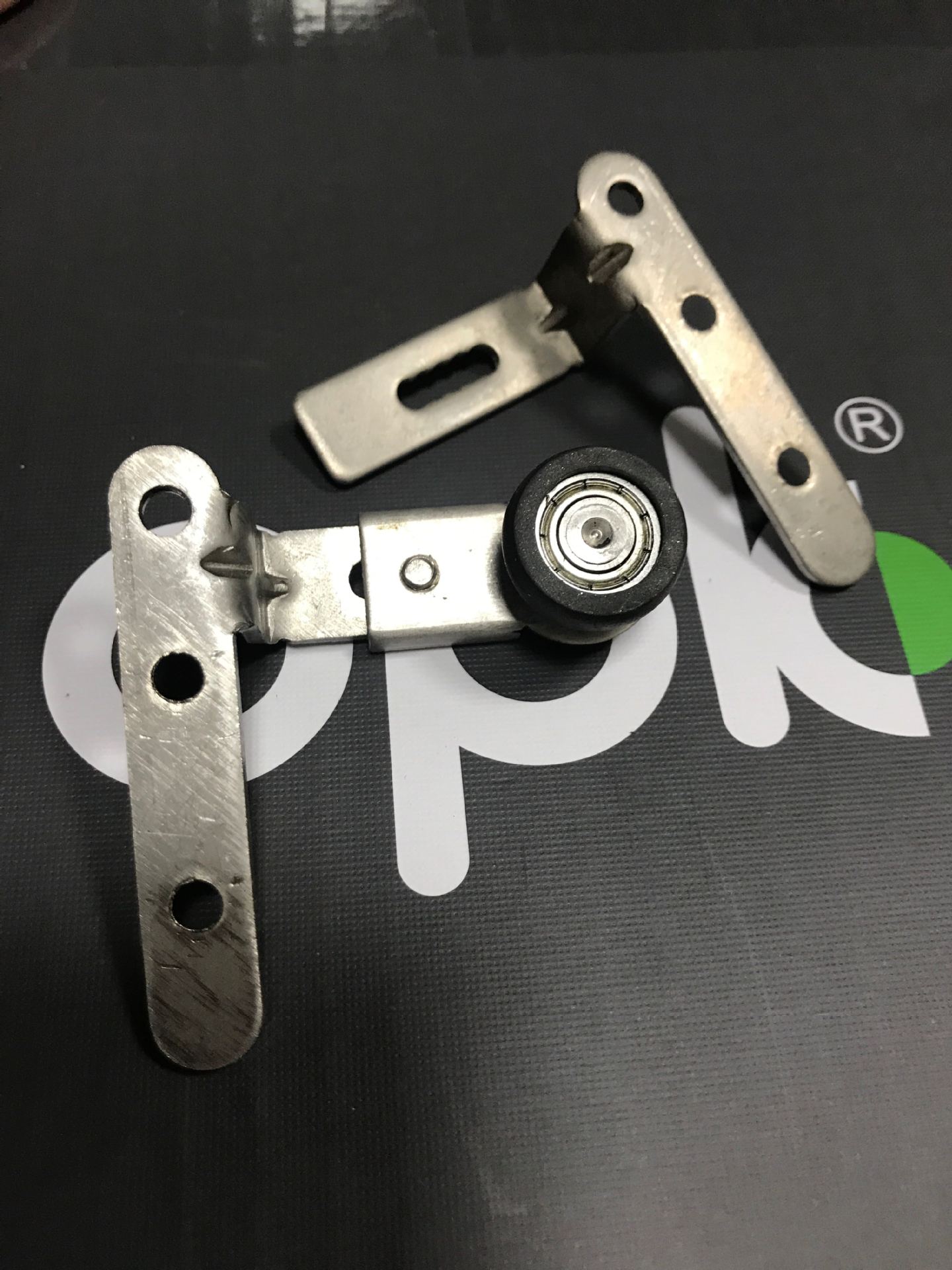 新款滑轮轨道窄窄边门三联动推拉门吊趟门下限位滑轮轨道吊轨滑轮