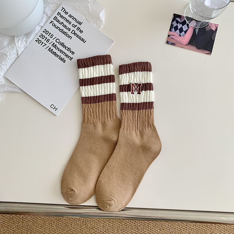 Women's Socks Autumn Winter Retro American College Style Women's Mid Tube Stockings Ins Fashionable Embroidered English Letters Two Or Three Bars Women's Socks