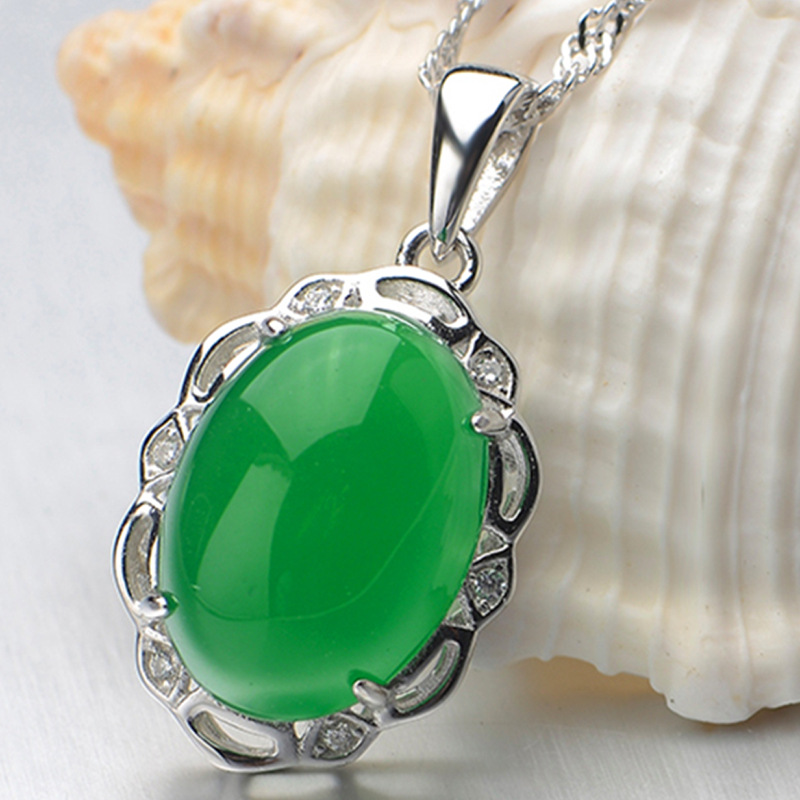 镂空蛋形绿玉髓宝石吊坠项链 仿绿玛瑙吊坠水波链送妈妈生日礼物