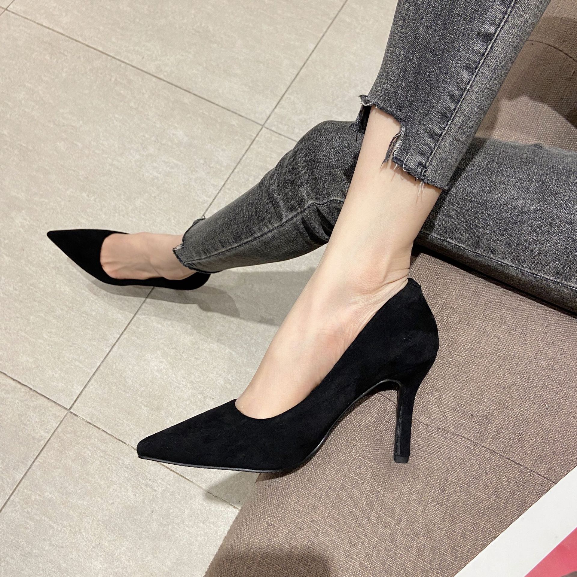 单鞋女春秋新款不累脚职业工作鞋细跟软皮舒适高跟鞋尖头黑色百搭