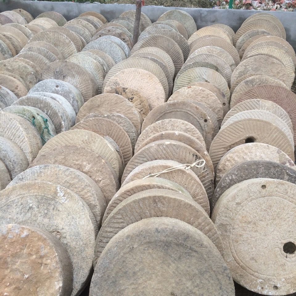 老石头老石磨镇宅磨扇老旧青石磨盘石材汀步石公园别墅垫脚石