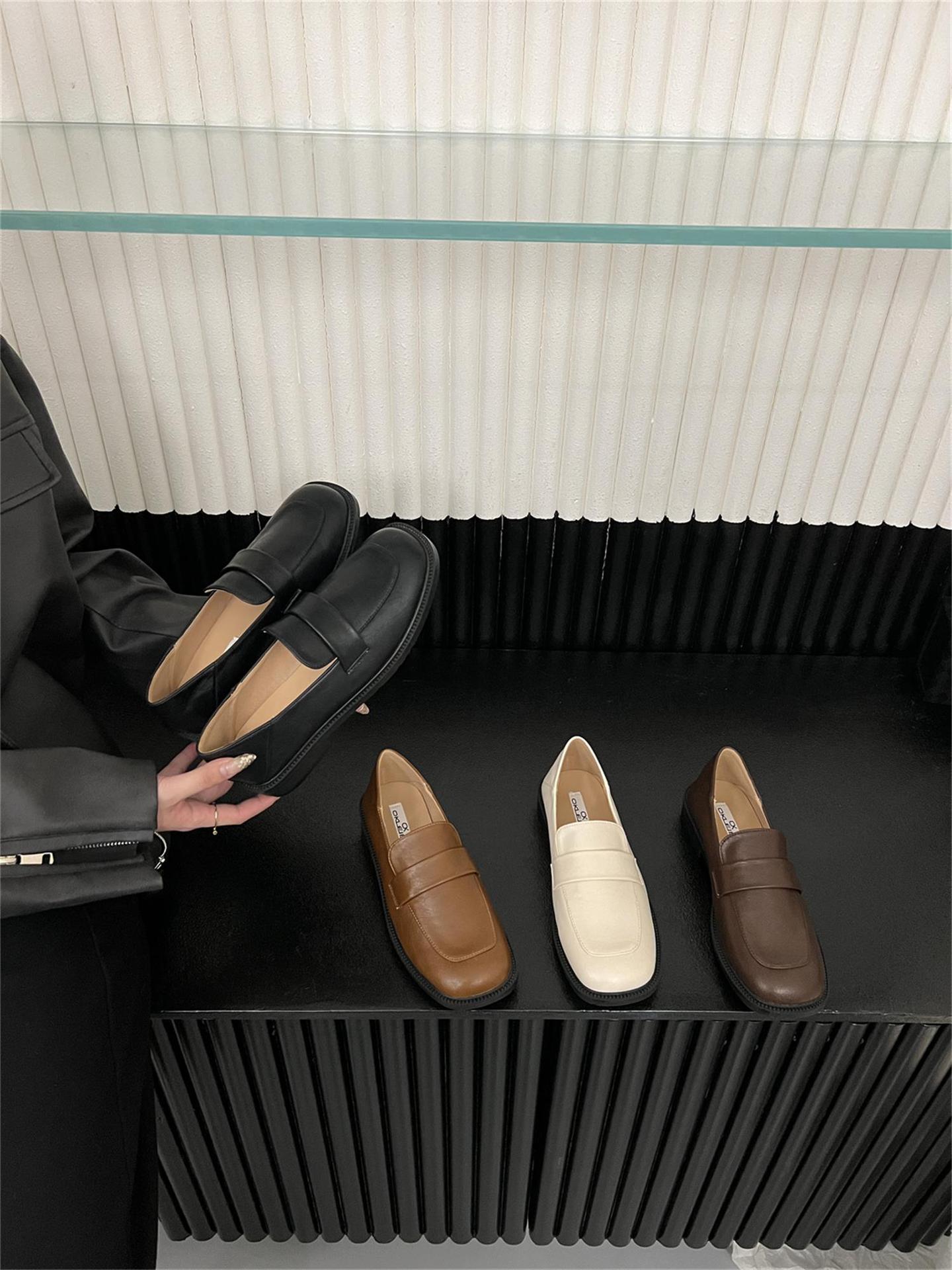 英伦风小皮鞋女2023秋冬款复古方头仙女风学生一脚蹬粗跟乐福鞋子