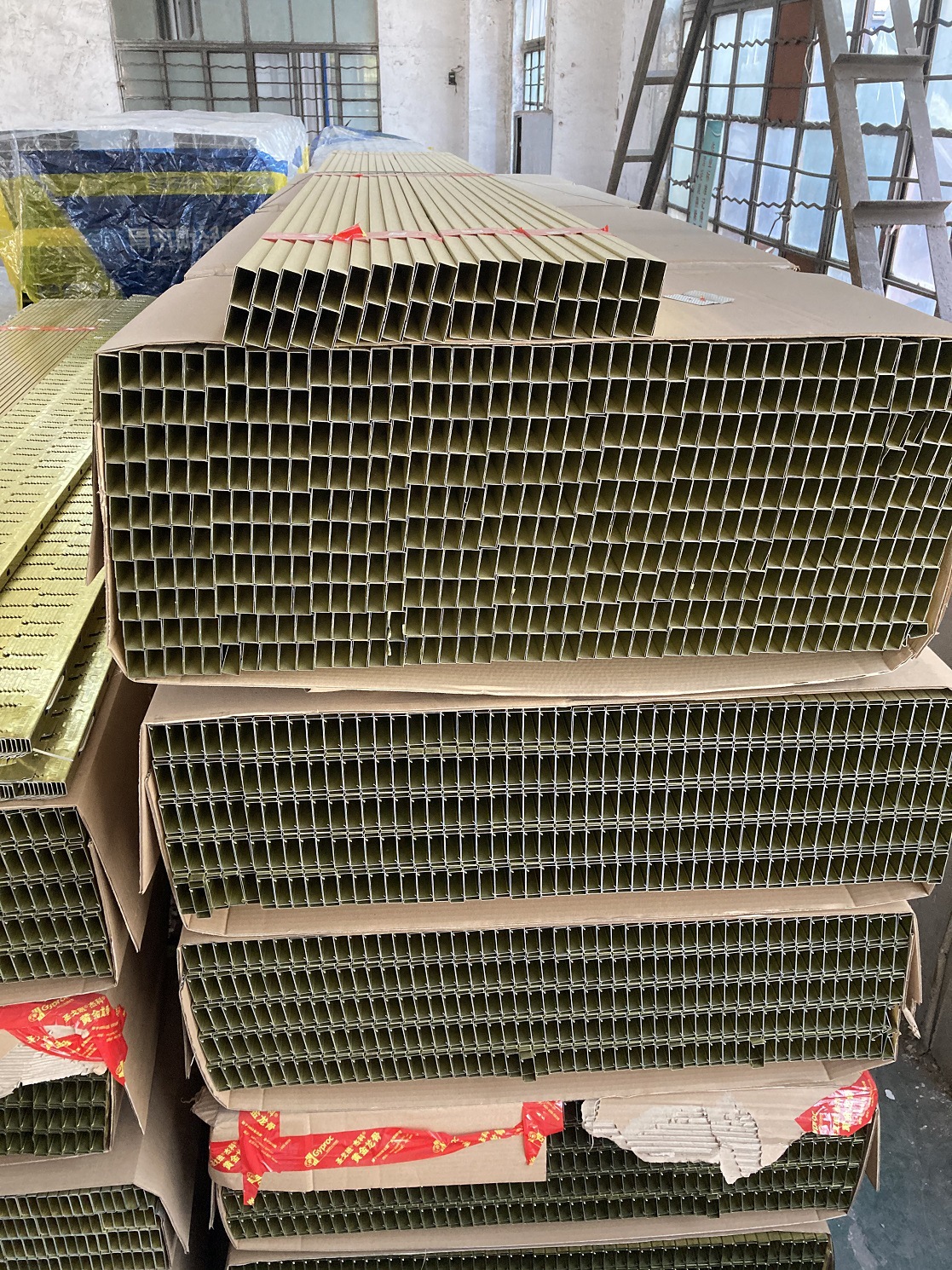 圣戈班杰科黄金轻钢龙骨防锈龙骨隔墙吊顶专用龙骨-阿里巴巴