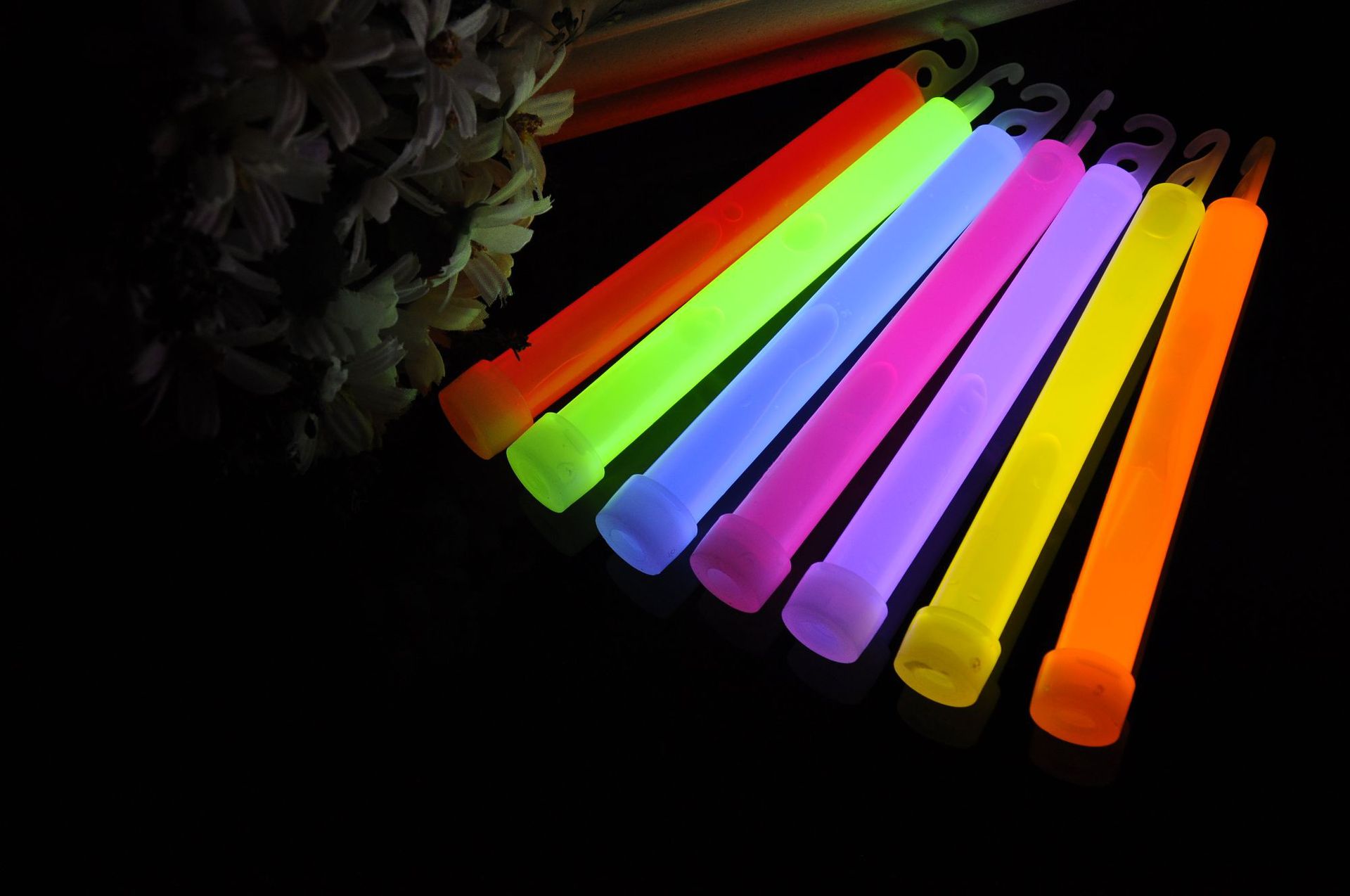 荧光棒一次性发光玩具夜光探险野营演唱会万圣节萤光户外棒可定制