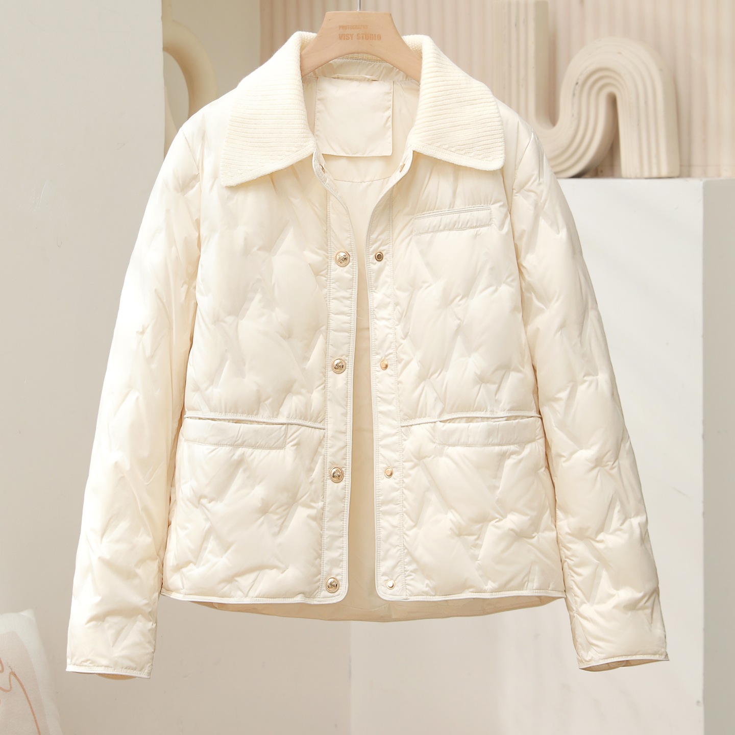 秋冬新款2025女士90白鸭绒时尚轻薄羽绒服女短款针织翻领百搭外套