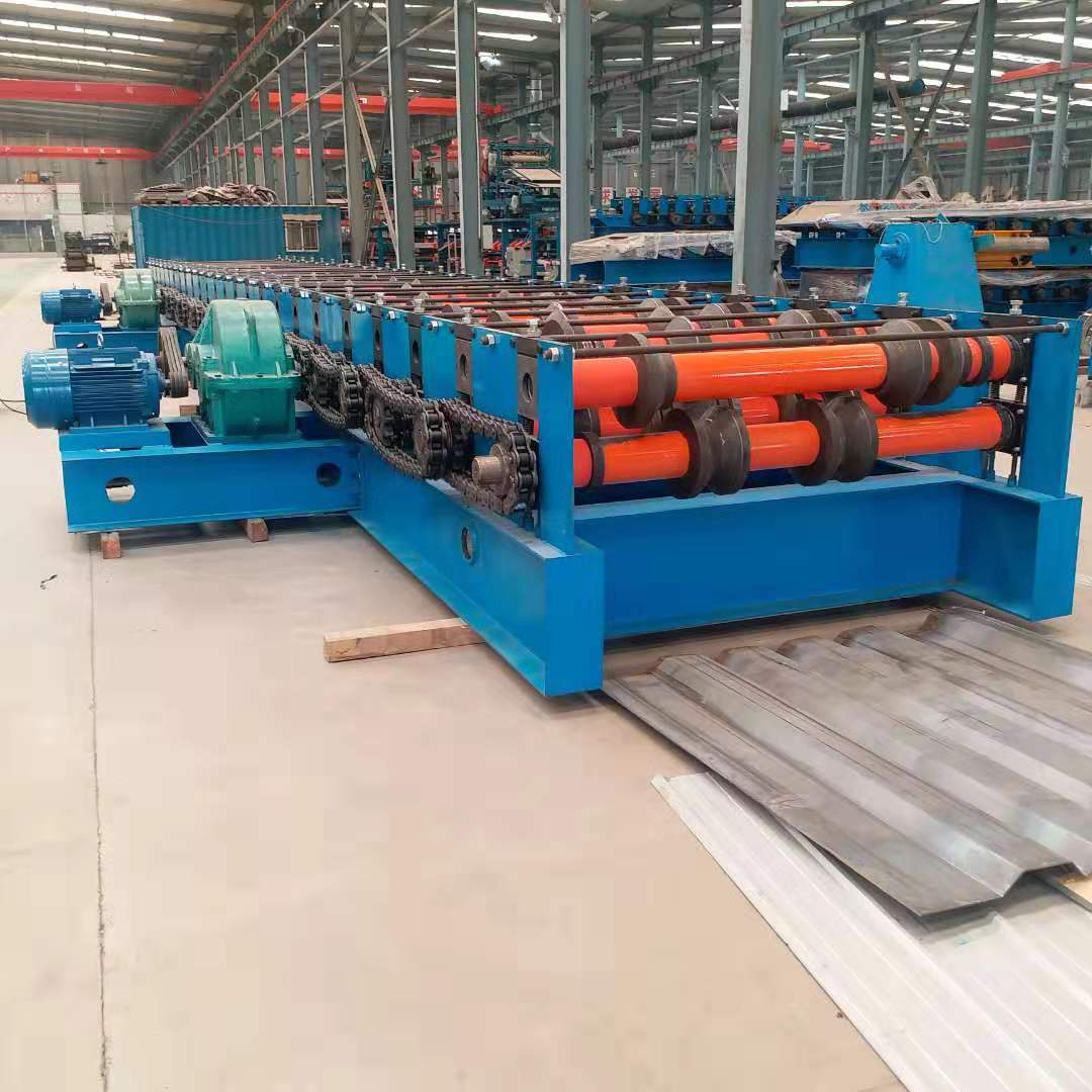 车厢板压瓦机集装箱板生产设备1200型车厢板压瓦机器