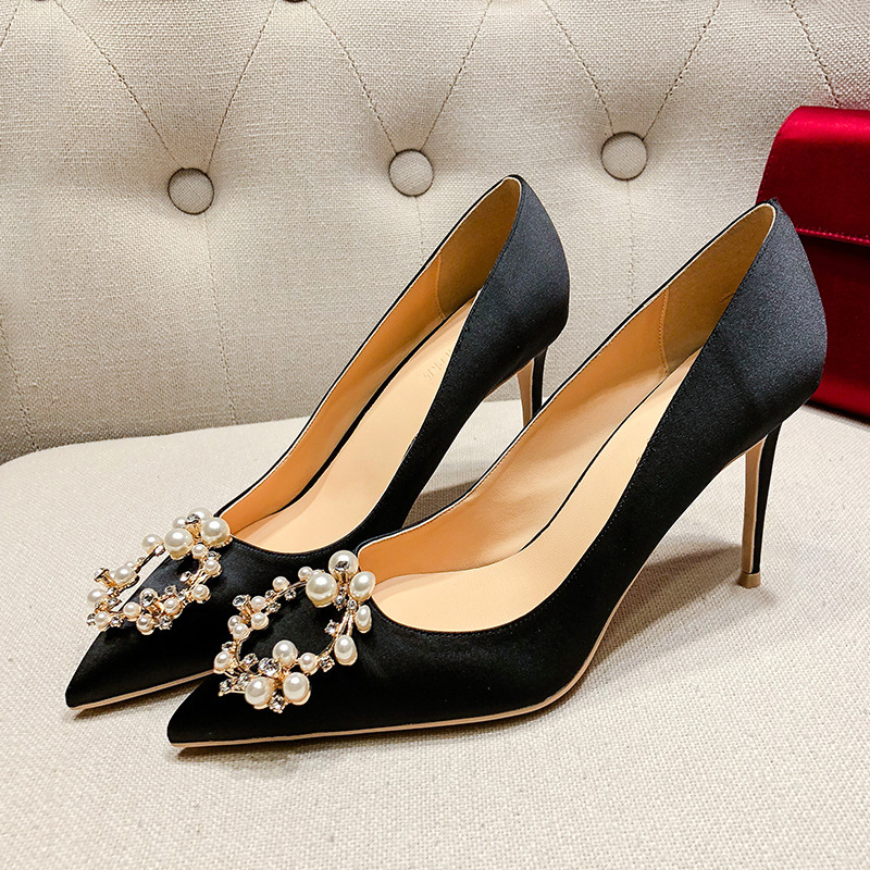 2021新款婚鞋女大红色水晶新娘鞋高跟鞋女细跟百搭性感尖头结婚鞋