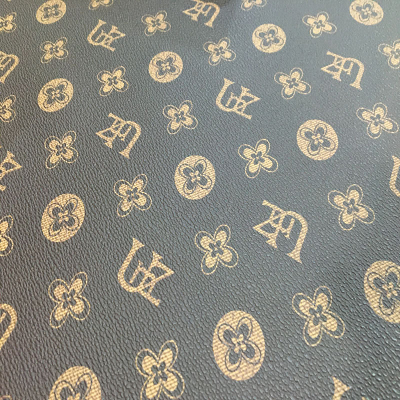 0mm厚 纯胶实胶 老花英文字母印花面料 钱包手袋拉杆箱人造革