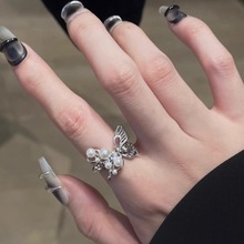 轻奢小众设计蝴蝶珍珠钛钢戒指女时尚个性不掉色高级感食指尾戒