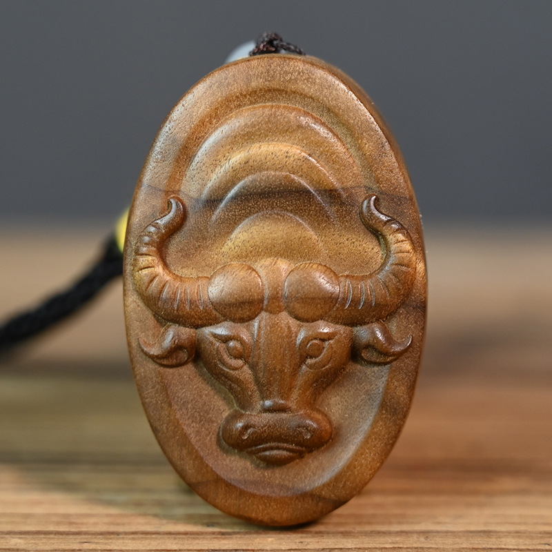 金丝楠木雕刻牛牌个性钥匙扣创意汽车装饰车挂木质工艺品12生肖牌