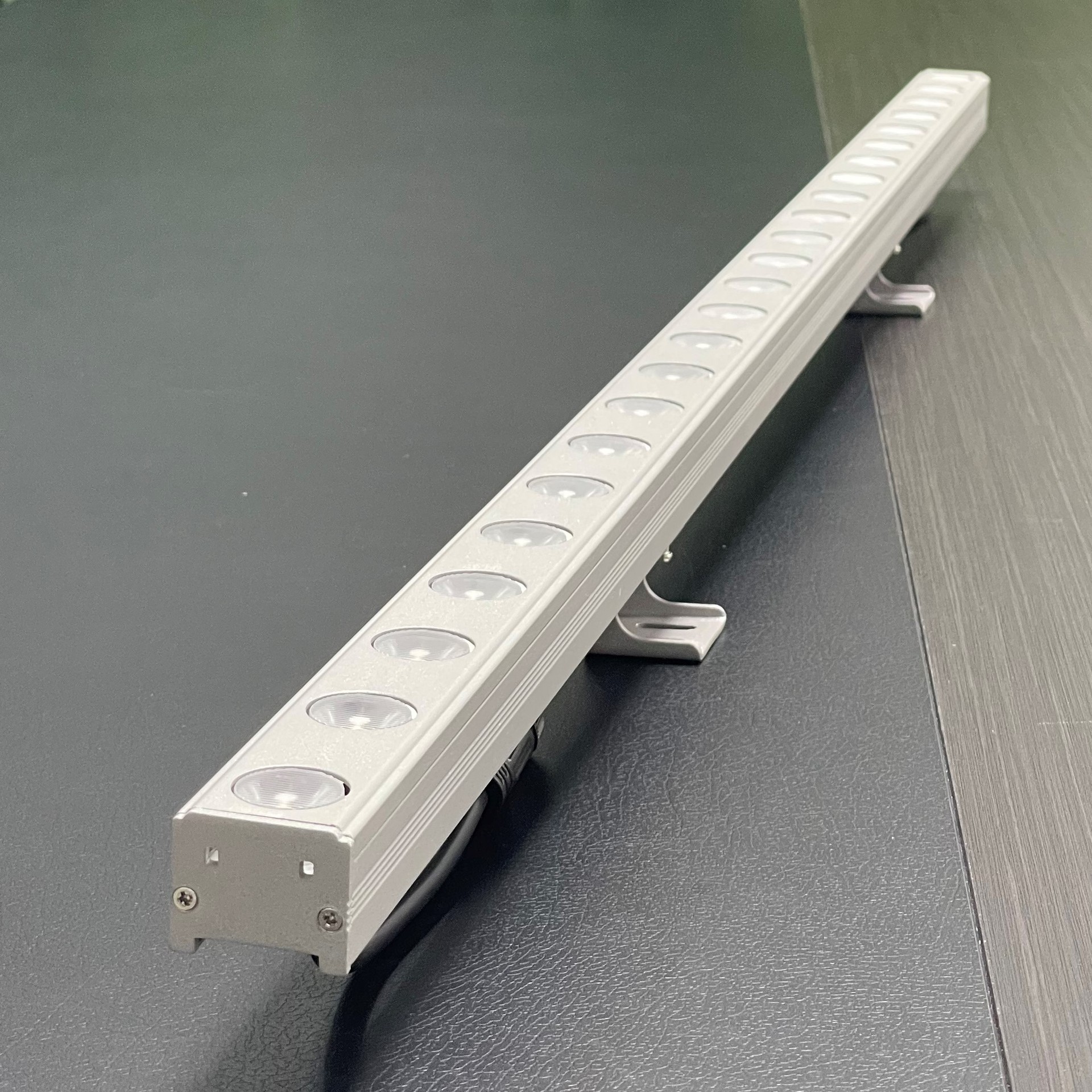 厂家直销18w户外防水led大功率洗墙灯 dmx512外控全彩洗墙投光灯