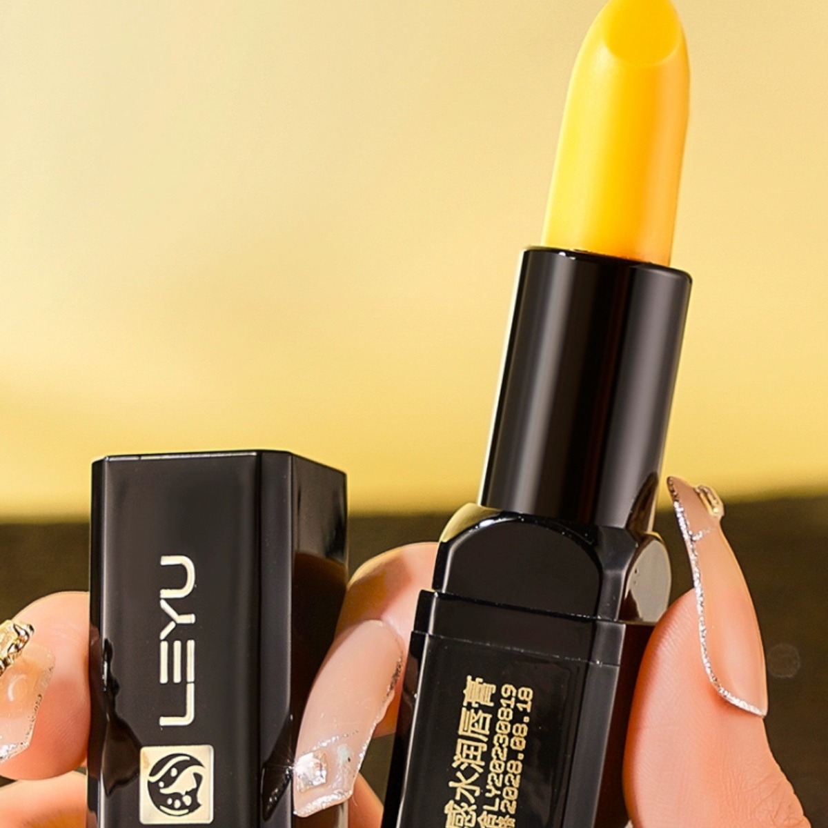 红樱桃温感水润千人千色变色唇膏 变粉红色男女老少通用温变口红