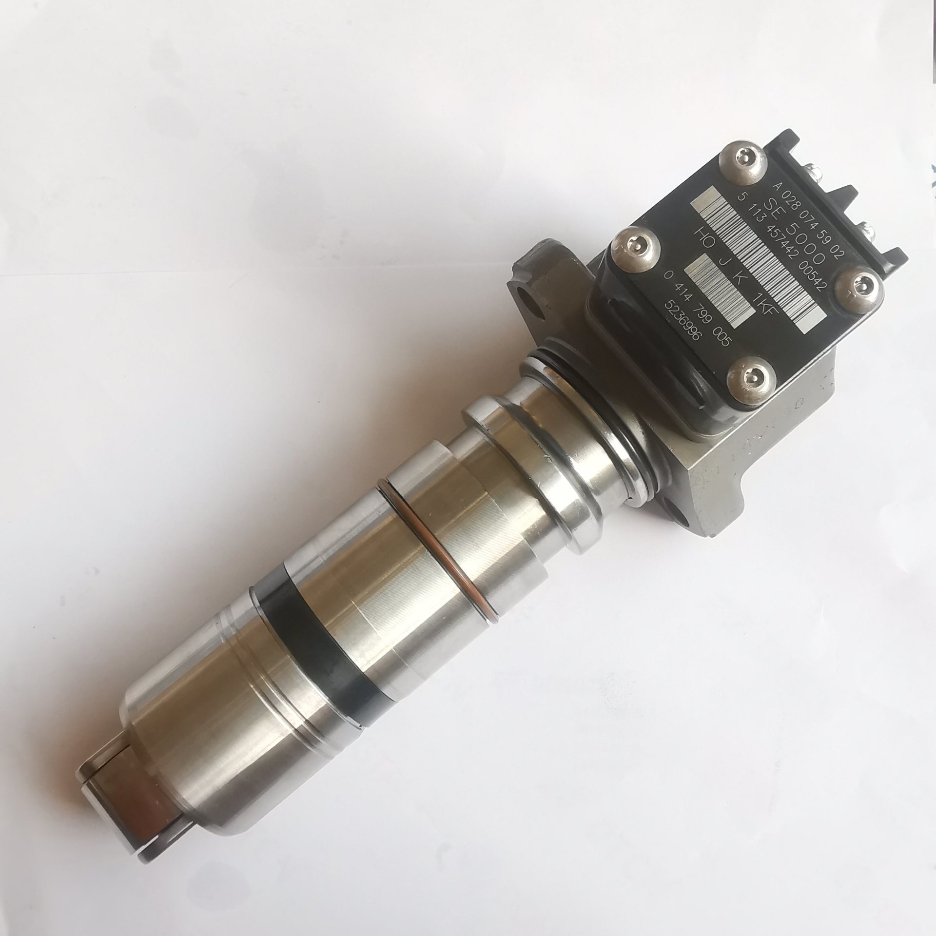 德国奔驰卡车发动机 博世电控单体泵0414799005 0414799025