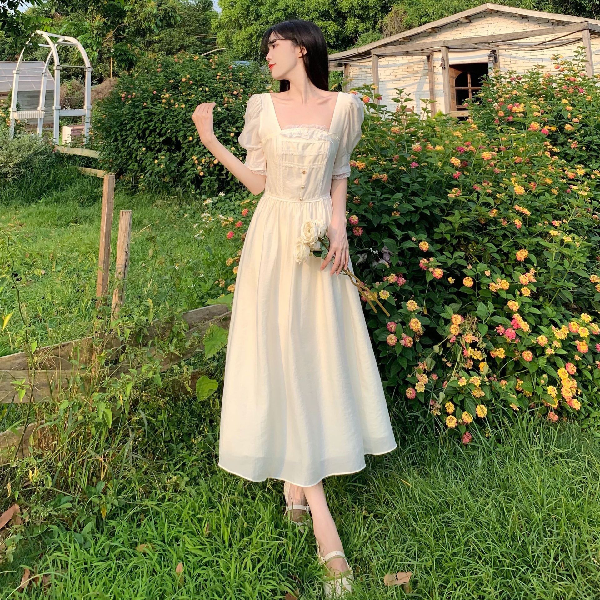 长裙蕾丝花边连衣裙图片