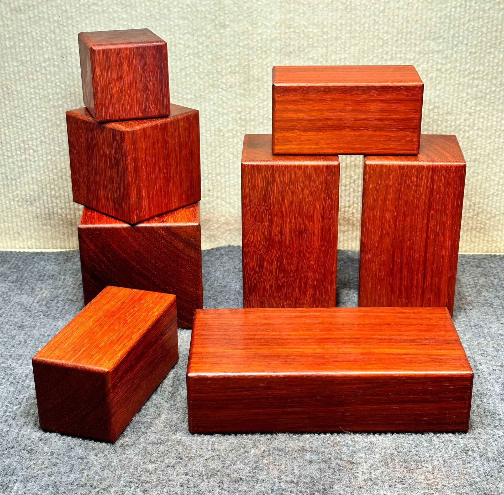 红花梨木方块料家具沙发脚垫红木桌垫木垫底座朋克机器人文玩把件