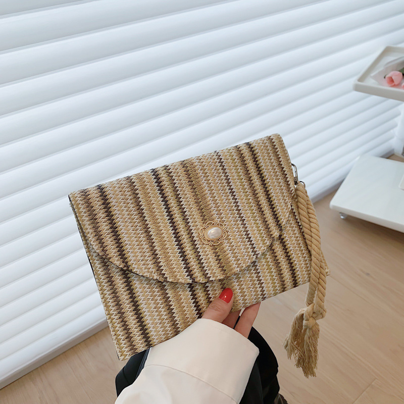 Ethnic Style Contrast Color Straw Woven Envelope Package Small Bag Women's Bag 2022 New Artistic Women's Beach Bag Fashion Clutch