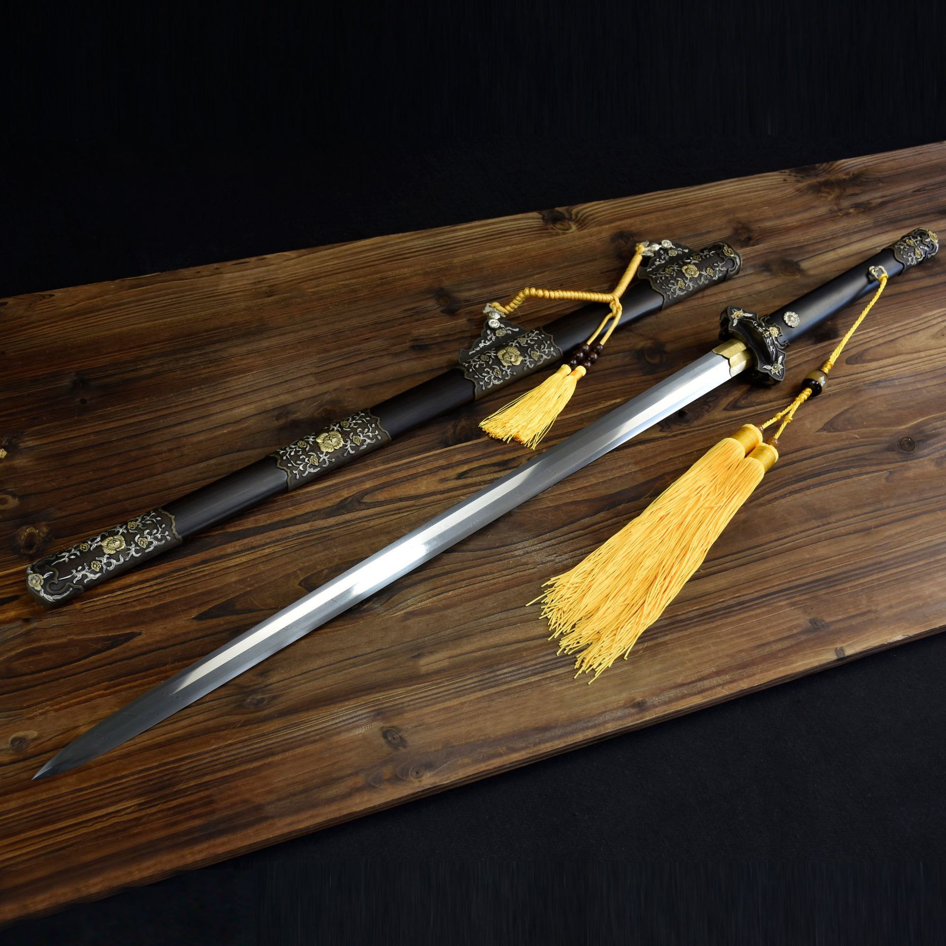 龙泉华影刀剑花纹钢剑宝剑一体牡丹唐剑手工扭转纹硬剑未开刃