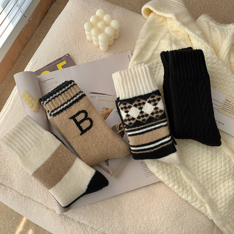 Wool Socks Women's Autumn and Winter Pile Style Tube Socks Fleece-lined Thickened Winter Warm Cashmere Striped Women's Stockings
