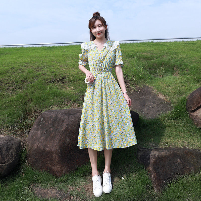 娃娃领碎花绿色连衣裙