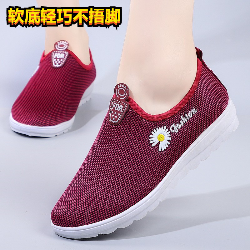 2023 Spring New Old Beijing Cloth Shoes Soft Bottom Comfortable Slippers Slip-on Lazy Shoes Stall Running Shoes