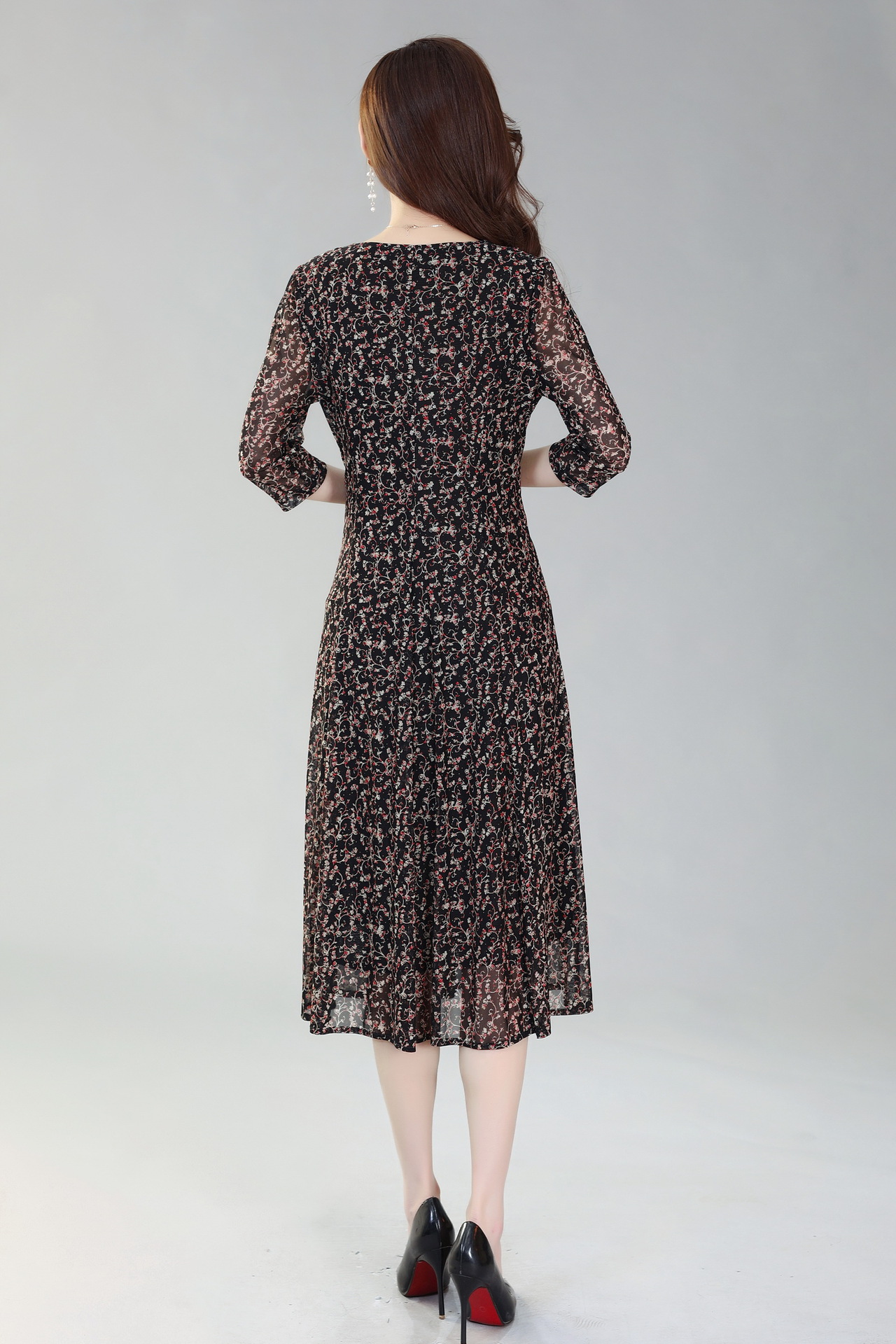 菲迪诗绣花连衣裙台湾纱连衣裙特价批发