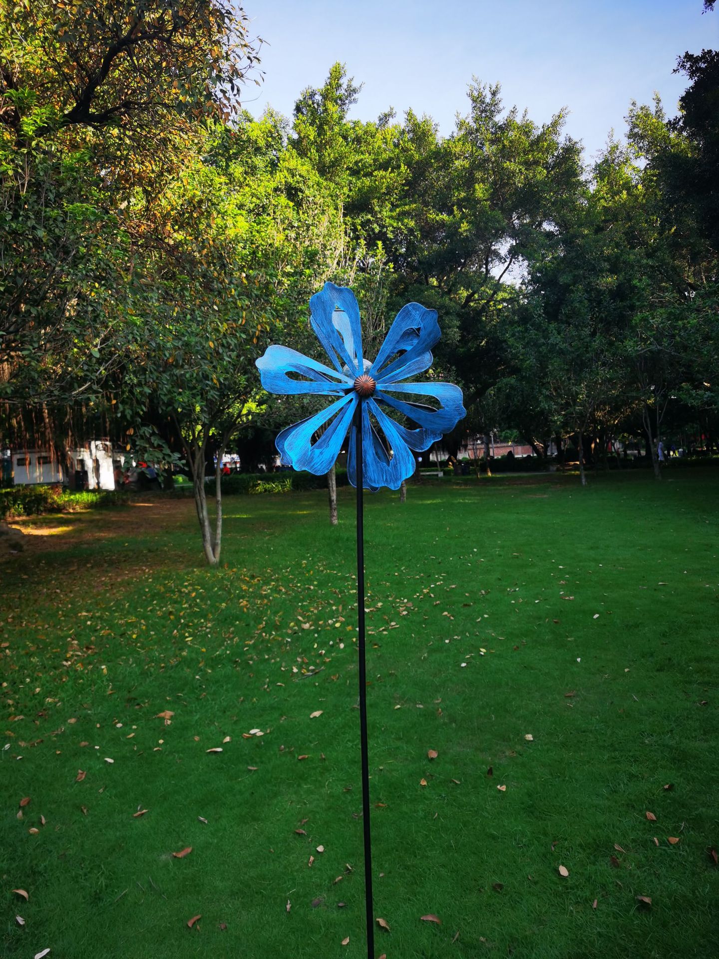 户外花园草地别墅家居庭院铁艺带太阳能七彩灯球复古风车落地插件