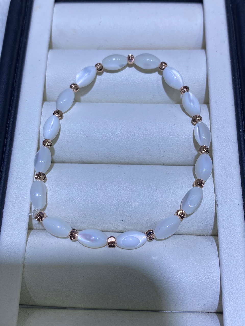 天然白色夜光贝手链 5毫米直径米形珠 炫彩光泽亮 天然贝壳手链