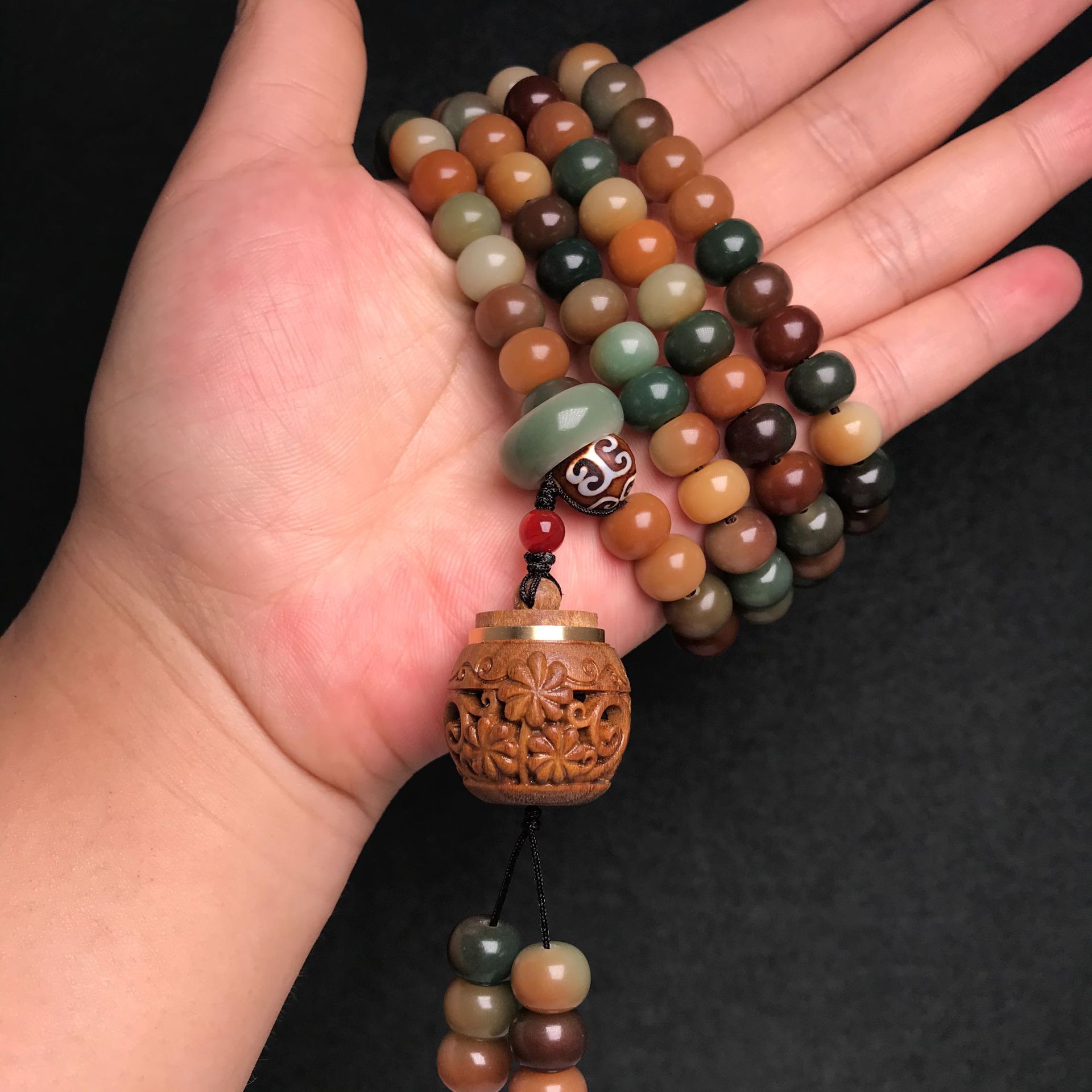 敦煌问天108颗菩提手串炭烧风化菩提根镂空绿檀香囊佛珠毛衣链两