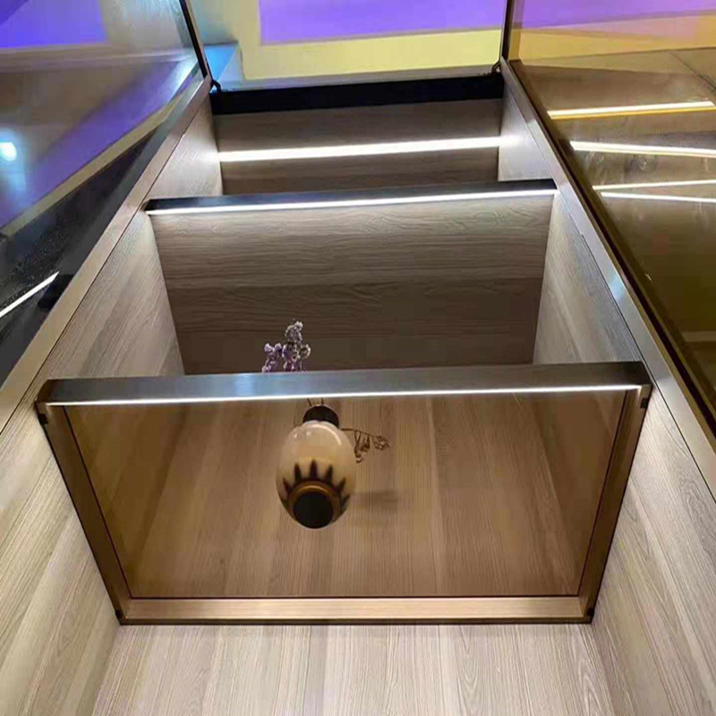 意式极简发光玻璃层板 极简铝合金玻璃衣柜灯 带灯铝框玻璃层板