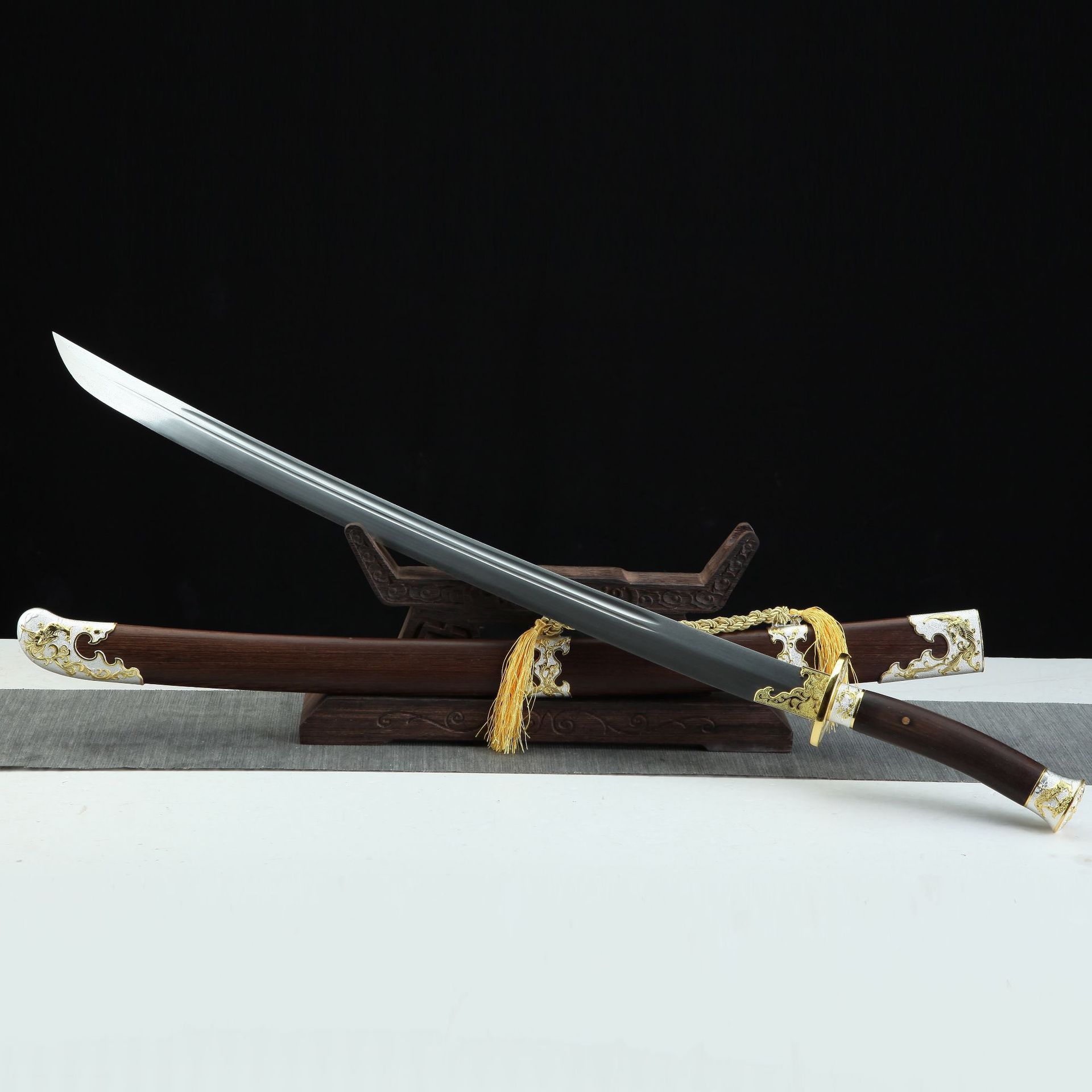 龙泉市刀剑花纹钢烧刃清刀防身绣春刀一体镇宅硬宝剑冷兵器未开刃