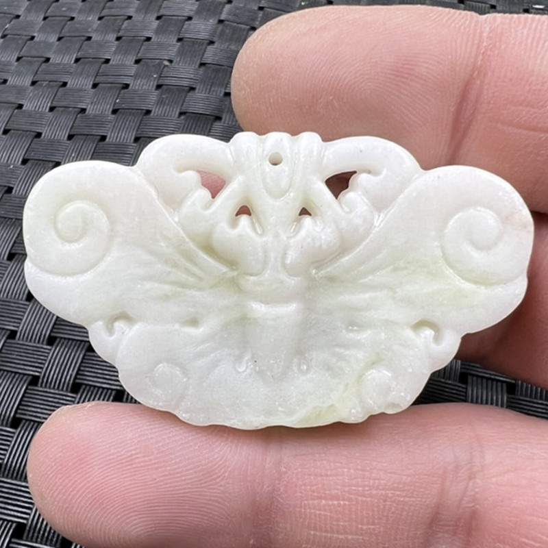 玉石挂件蓝田玉蝴蝶吊坠双面雕刻玉蝴蝶吊坠项链坠车挂扇子坠玉牌