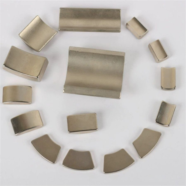 钕铁硼瓦形磁铁瓦片电机磁铁强磁镀锌镀镍扇形磁多种规格厂家直销