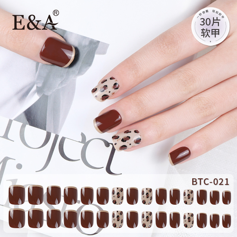 2023 New Wear Nail Short Finished Product Nail Stickers with Back Sticker Fake Nails Bridal Manicure Nails Wholesale