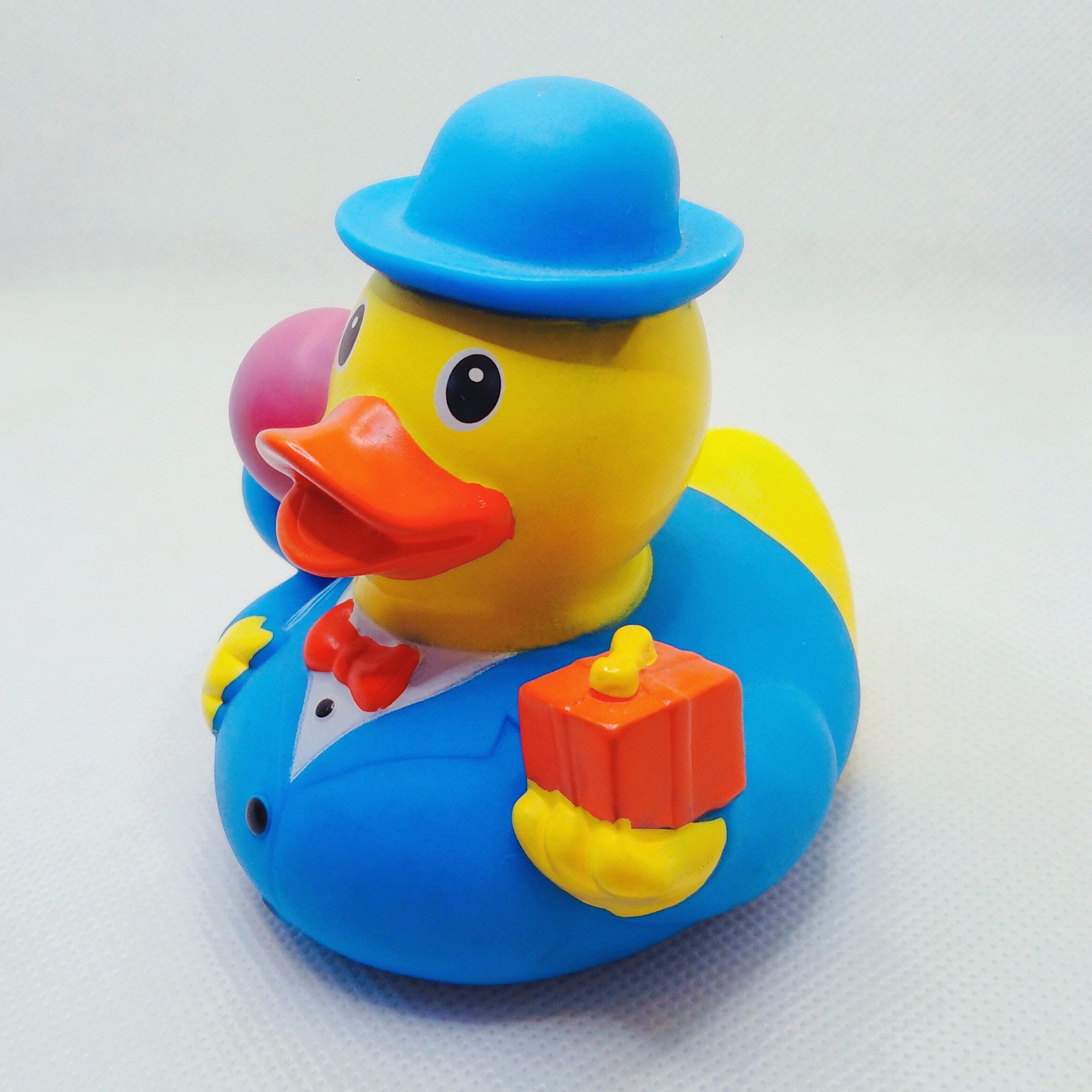 定制生产pvc软搪胶公仔玩具摆件娃娃玩偶儿童软胶玩具戏水鸭子