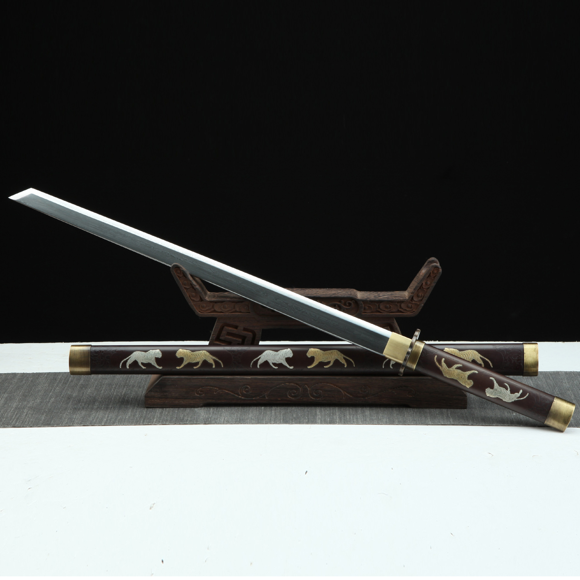 龙泉市刀剑花纹钢烧刃唐横刀一体防身兵器影视传统硬剑收藏未开刃