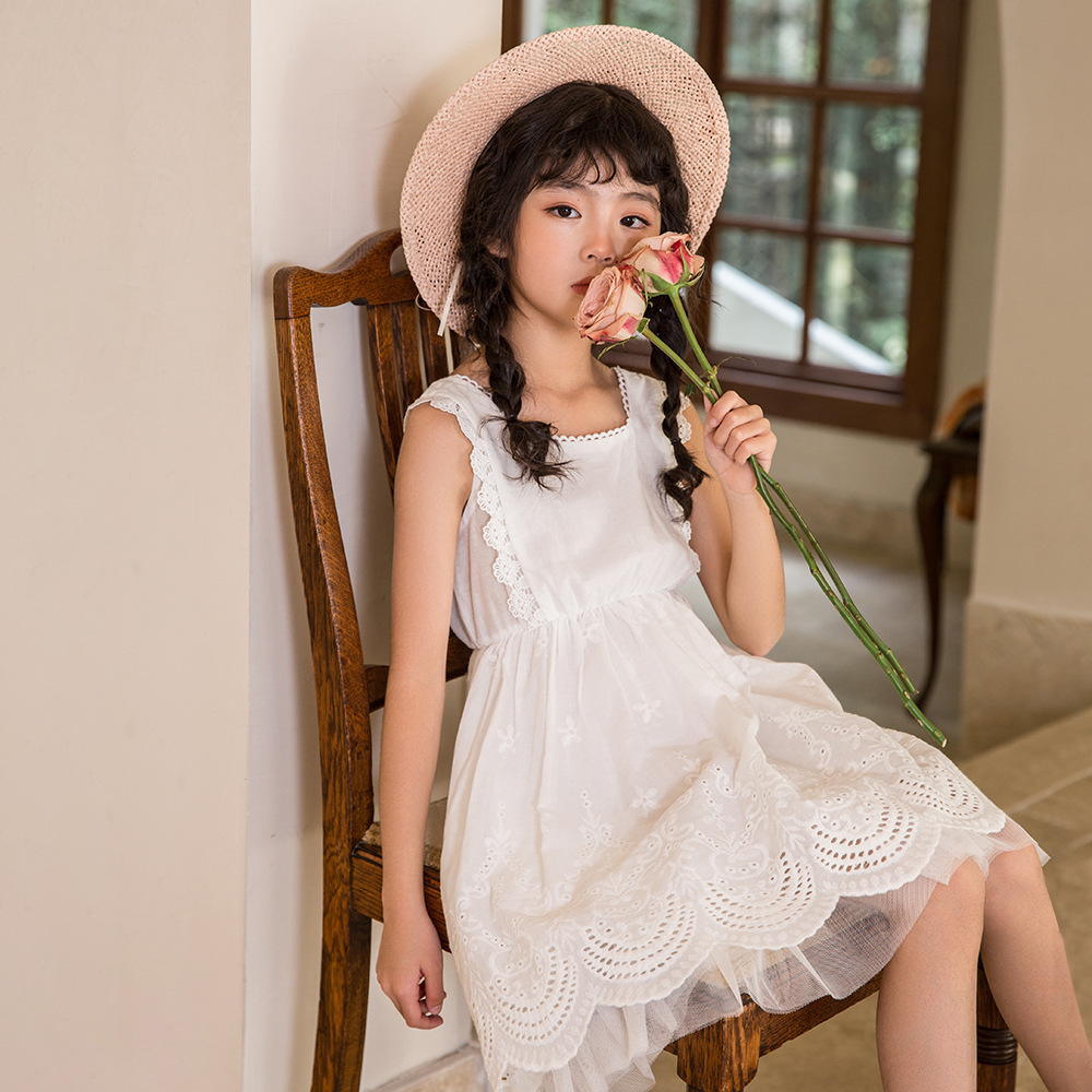 女童连衣裙夏装2022韩国镂空蕾丝背心公主裙白色裙子新款洋气童装