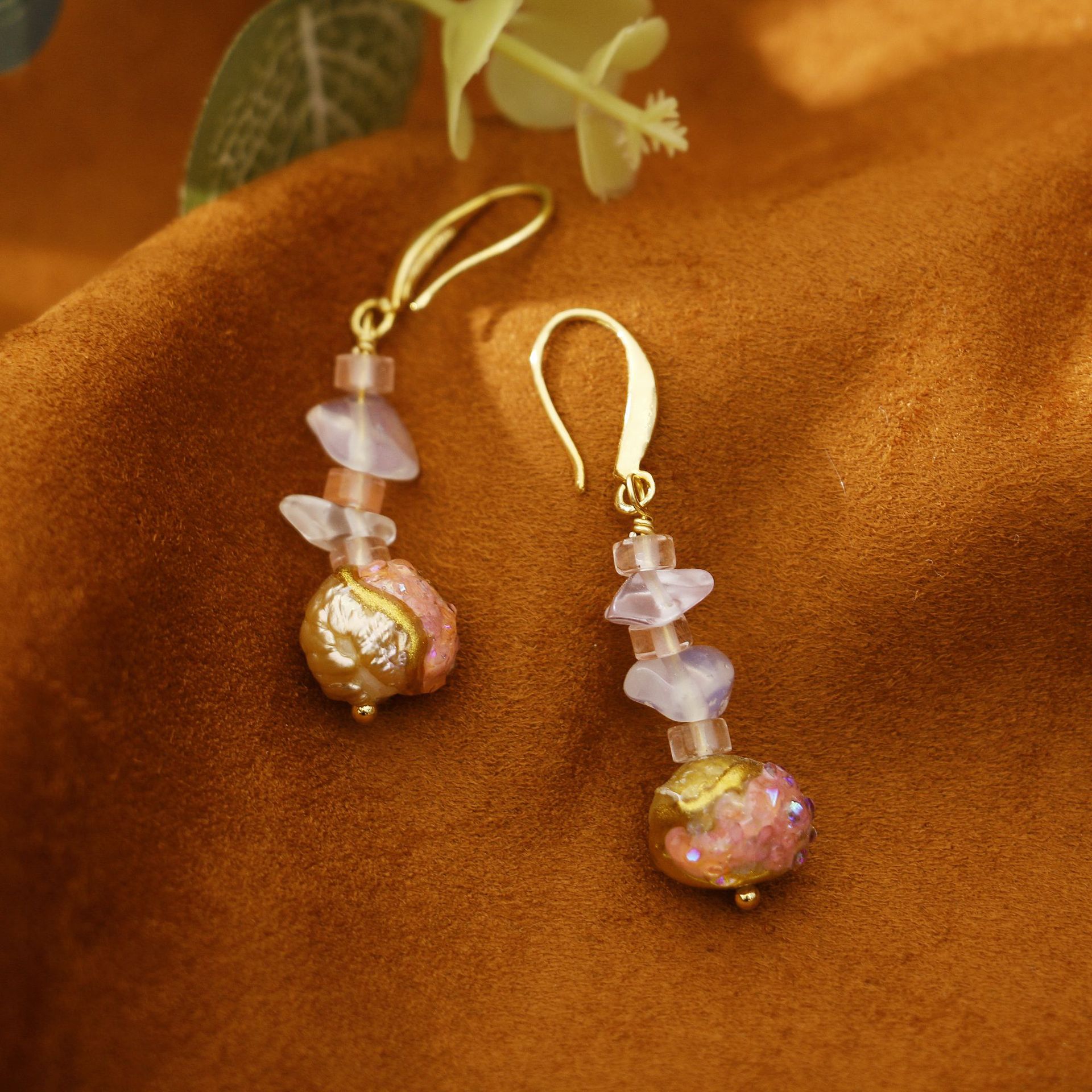 Baroque Pink Crystal Pomegranate Fresh Water Pearl Earrings Retro High Sense Korean Temperament Entry Lux Autumn and Winter Special-Interest Earrings