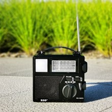 出日韩充电式收音机调频中波短波蓝牙插卡音箱新款带太阳能板充电