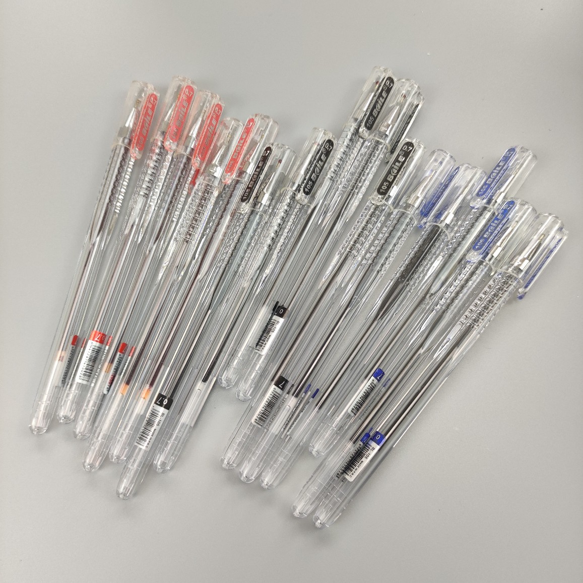 百乐0.7mm 红黑蓝笔芯流畅速干圆珠笔水晶笔杆中性笔