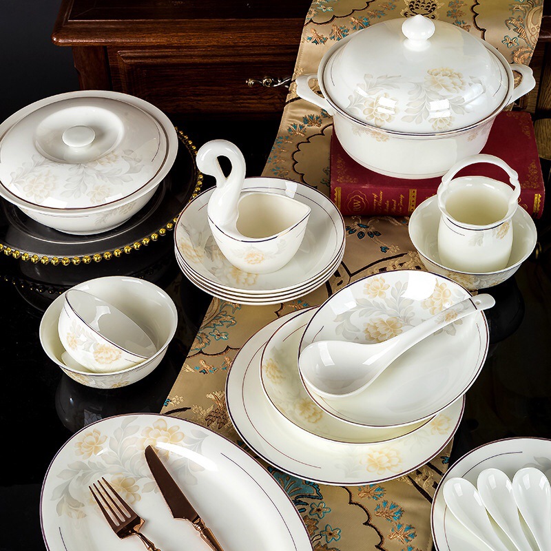陶瓷餐具 成套骨瓷碗碟套装家用 清新雅致景德镇釉上彩礼品瓷套装