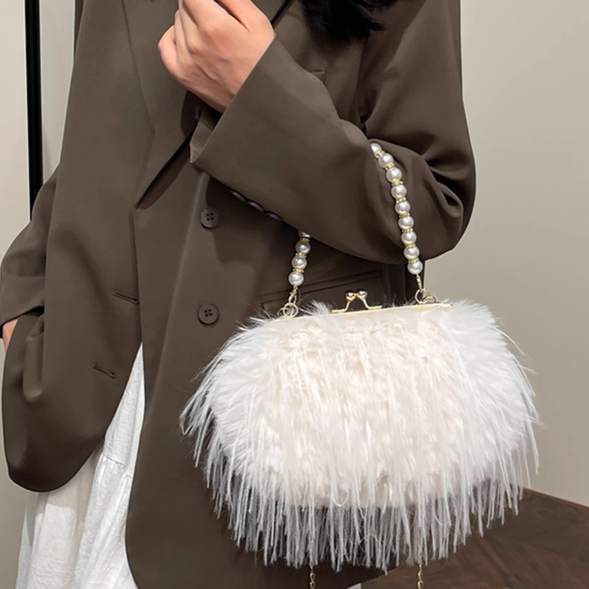 精致毛茸茸毛毛包斜挎包包女士2024新款秋冬毛绒包珍珠链条手提包